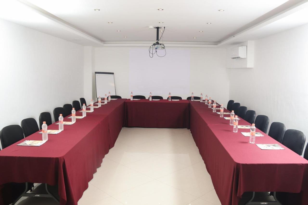 Hotel Two Select Culiacán Екстериор снимка