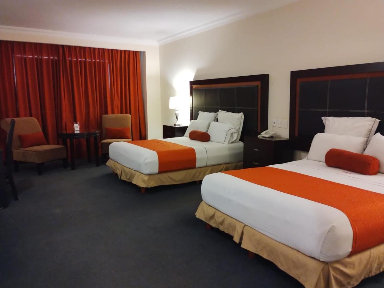 Hotel Two Select Culiacán Екстериор снимка