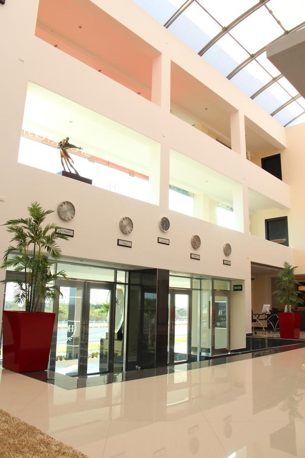 Hotel Two Select Culiacán Екстериор снимка