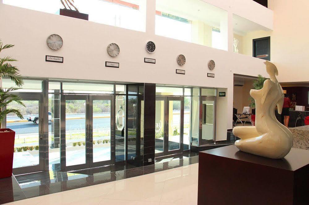 Hotel Two Select Culiacán Екстериор снимка