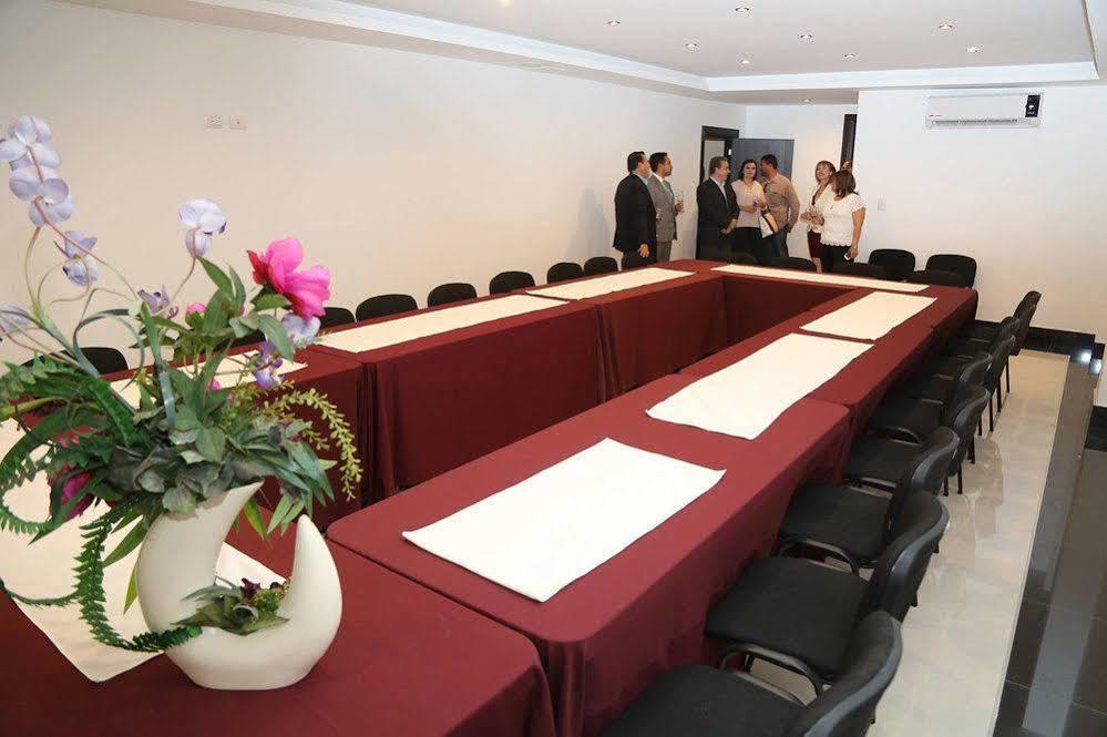 Hotel Two Select Culiacán Екстериор снимка